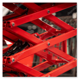 Podest nożycowy do pracy na wysokości w hali