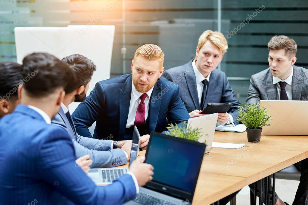 Zewnętrzny CFO doradza zarządowi przy podejmowaniu decyzji biznesowych