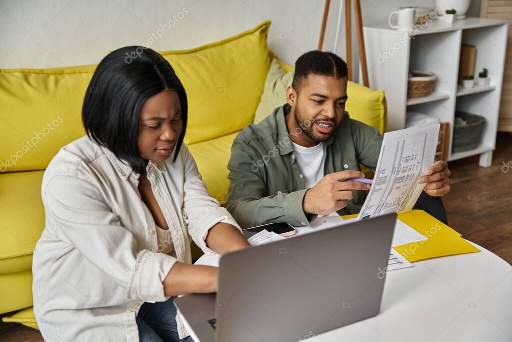 Planowanie budżetu firmy przy biurku